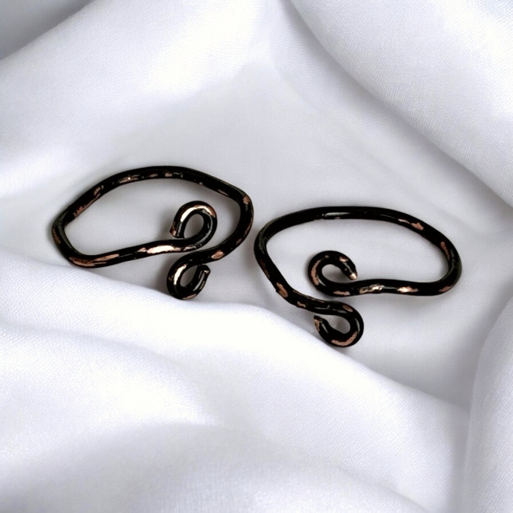 5 For $25💫2 Alternative Wicked Black Swirly Rings - Picture 6 of 6